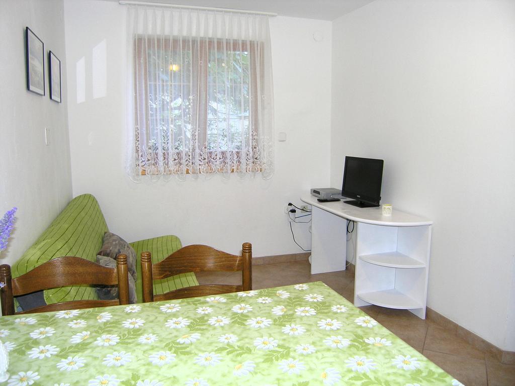 Apartmani Dolencic Krk Town Eksteriør bilde