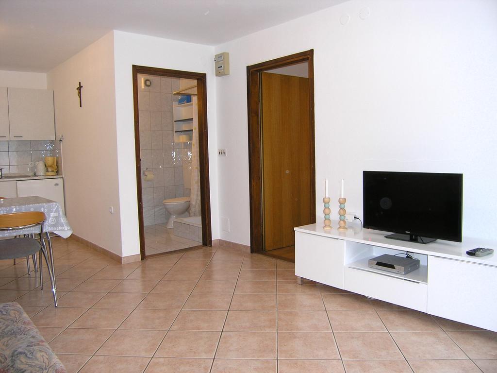 Apartmani Dolencic Krk Town Eksteriør bilde