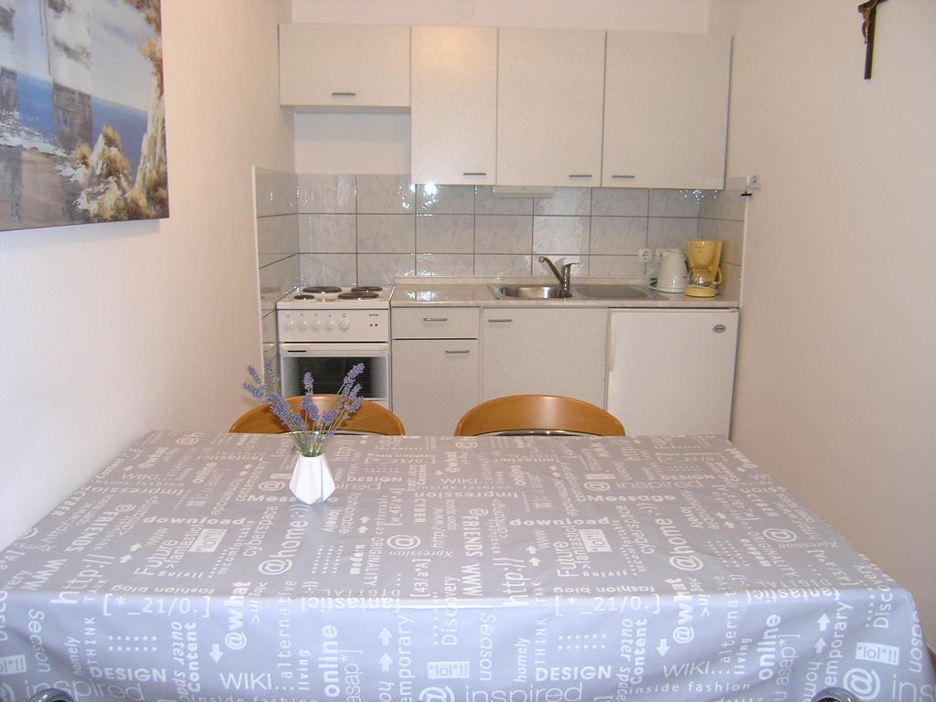 Apartmani Dolencic Krk Town Eksteriør bilde